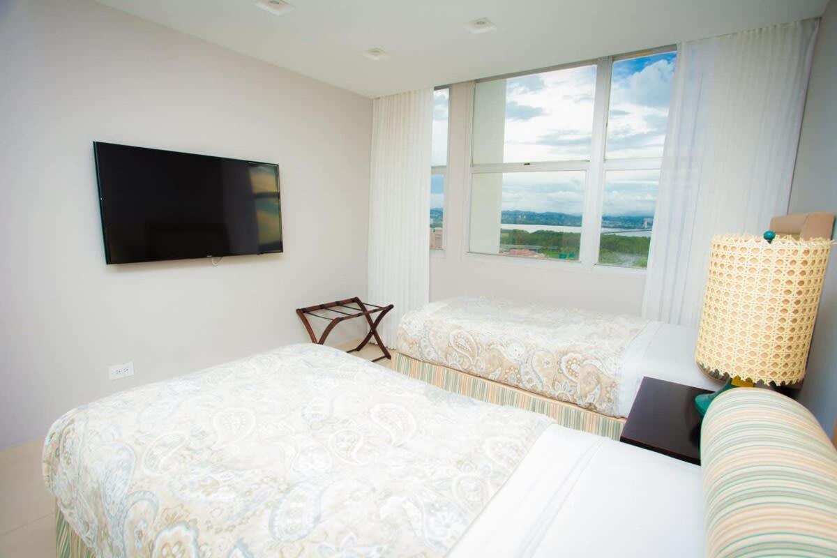 2Br Gem Ocean Front Building Isla Verde Beach San Juan Exteriör bild