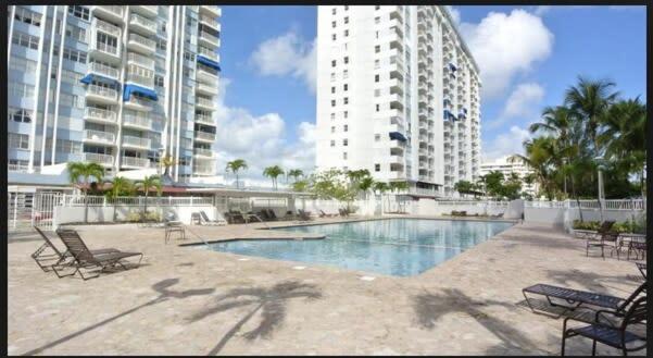 2Br Gem Ocean Front Building Isla Verde Beach San Juan Exteriör bild